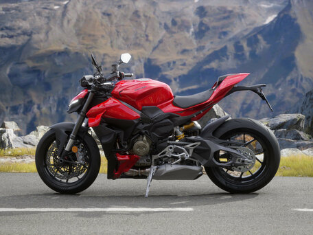 2026 Ducati Streetfighter V4, красный, 3290000 рублей, вид 3