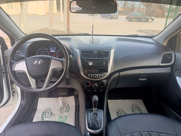2013 Hyundai Solaris I, белый, 700000 рублей - вид 7