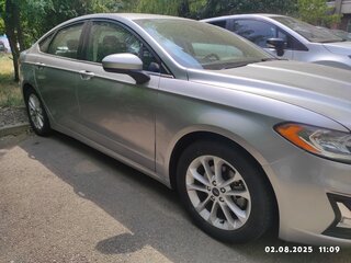 2020 Ford Fusion (North America) II Рестайлинг, серебристый, 1950000 рублей, вид 5