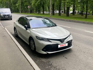 2020 Toyota Camry VIII (XV70), белый, 2350000 рублей, вид 2