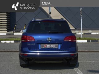 2014 Volkswagen Touareg II Рестайлинг, синий, 2280000 рублей, вид 4