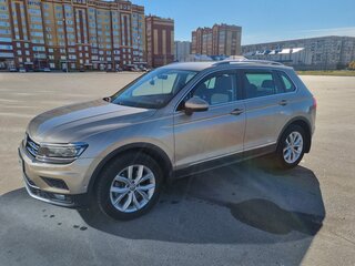 2018 Volkswagen Tiguan II, бежевый, 2855000 рублей, вид 1