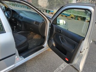 2002 Volkswagen Golf IV, серебристый, 464356 рублей, вид 4