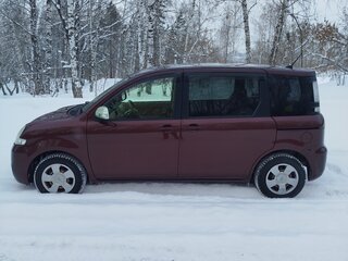 2013 Toyota Sienta I Рестайлинг 2, красный, 1100000 рублей, вид 4