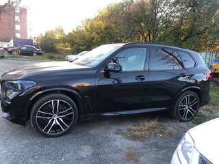 2020 BMW X5 40i IV (G05/G18), чёрный, 9000000 рублей, вид 3