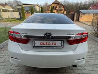 2013 Toyota Camry VII (XV50), белый, 2660000 рублей, вид 3