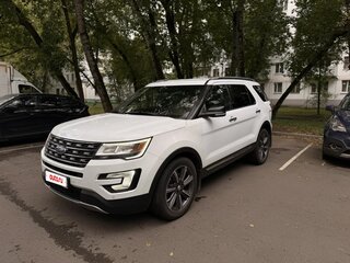 2017 Ford Explorer V Рестайлинг, белый, 3000000 рублей, вид 2