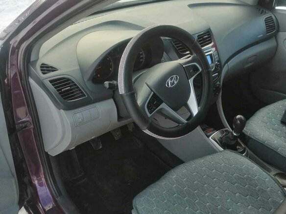 2012 Hyundai Solaris I, фиолетовый, 870000 рублей - вид 3