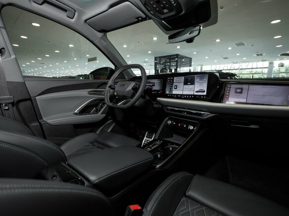 2026 Audi Q5 L III (GU), чёрный, 6399000 рублей - вид 16