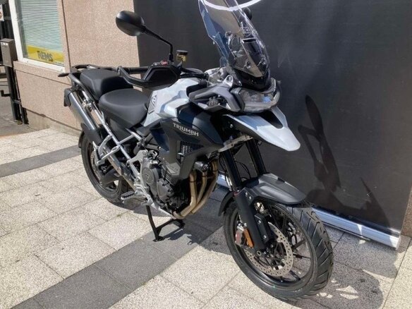 2025 Triumph Tiger 1200, серебристый, 2340000 рублей - вид 4