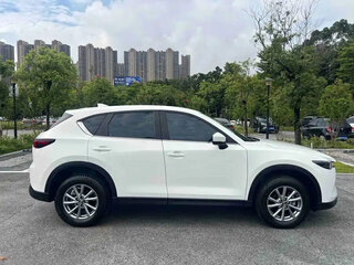 2025 Mazda CX-5 II Рестайлинг, белый, 2600000 рублей, вид 4