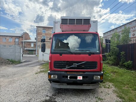2003 Volvo FL, красный, 1550000 рублей, вид 1