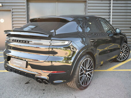 2026 Porsche Cayenne GTS Coupé III Рестайлинг, чёрный, 24800000 рублей, вид 3