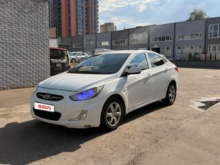 2013 Hyundai Solaris I, белый, 420000 рублей, вид 2