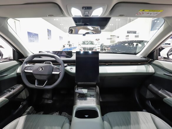 2024 Changan Lamore, белый - вид 17
