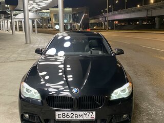 2010 BMW 5 серии 530d VI (F10/F11/F07), чёрный, 2000000 рублей, вид 2