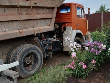 1985 КамАЗ 5511, оранжевый, 400000 рублей, вид 3