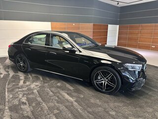 2024 Mercedes-Benz E-Класс 300 VI (W214, S214), чёрный, 10990000 рублей, вид 3