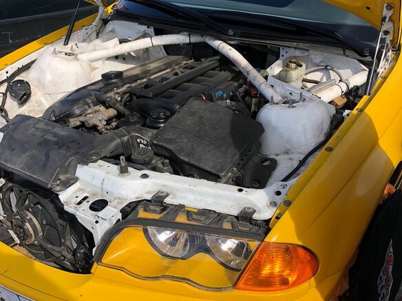 2001 BMW 3 серии 330i IV (E46), жёлтый - вид 5