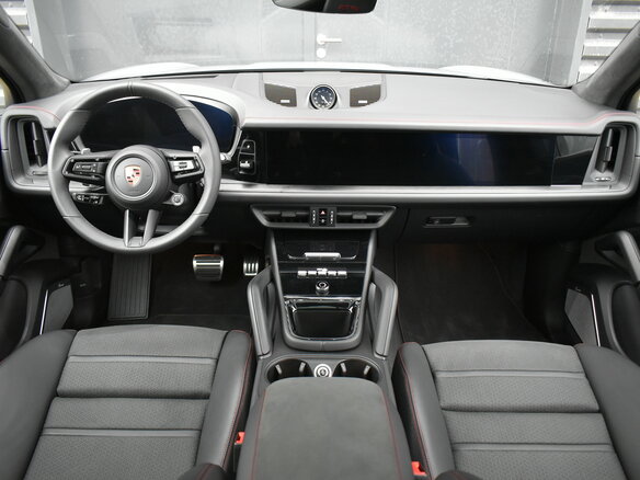 2025 Porsche Cayenne GTS III Рестайлинг, серый, 23999000 рублей - вид 12