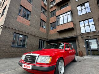 1990 Mercedes-Benz W124 230, красный, 500000 рублей, вид 3