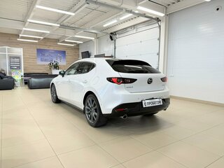 2020 Mazda 3 IV (BP), белый, 1949000 рублей, вид 4