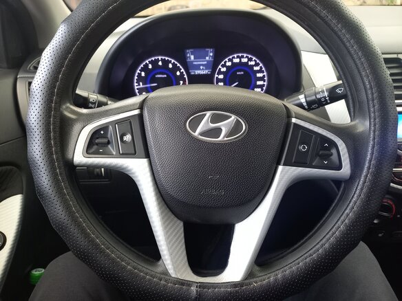 2013 Hyundai Solaris I, белый, 800000 рублей - вид 10