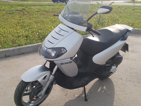 2012 Benelli Caffe Nero 250, серебристый, 135000 рублей, вид 4