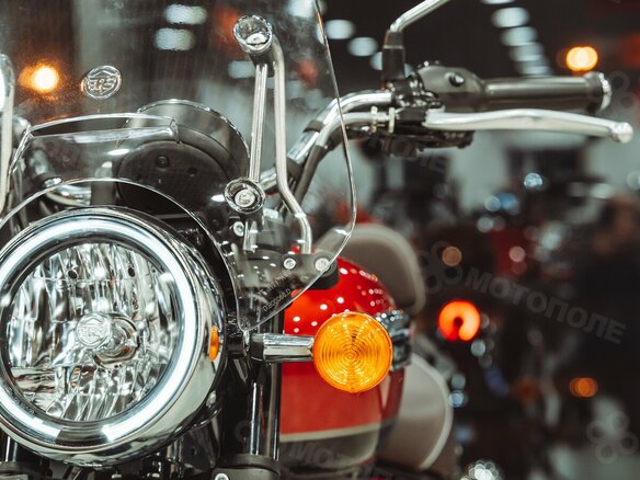 2026 Royal Enfield Meteor, красный, 528000 рублей - вид 6