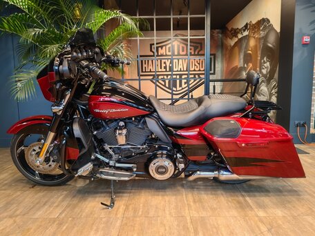 2017 Harley-Davidson CVO Street Glide, пурпурный, 2290000 рублей, вид 3