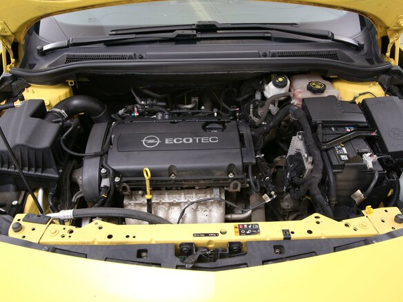 2013 Opel Astra GTC J Рестайлинг, жёлтый - вид 8