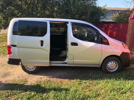 2014 Nissan NV200, серебристый, 1300000 рублей, вид 2