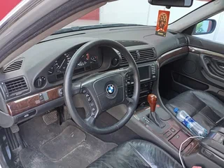 2001 BMW 7 серии 735i III (E38) Рестайлинг, серебристый, 490000 рублей, вид 5