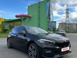 2020 BMW 1 серии 118d III (F40), чёрный, 2200000 рублей, вид 3