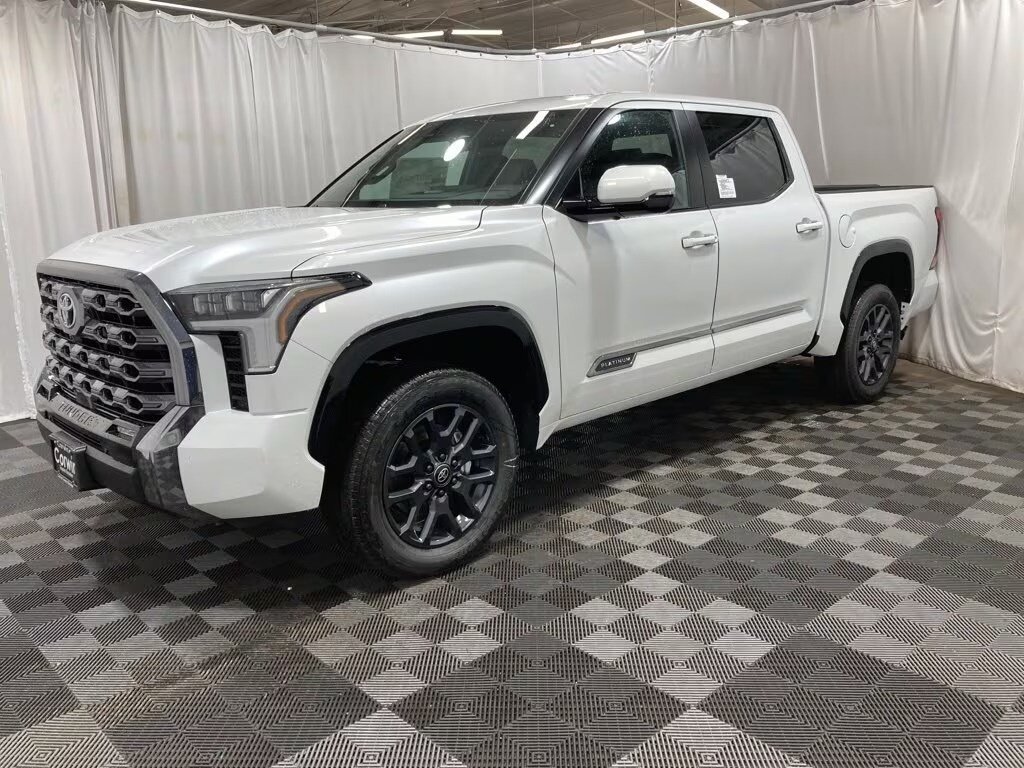 Открыть фотографии: Toyota Tundra III