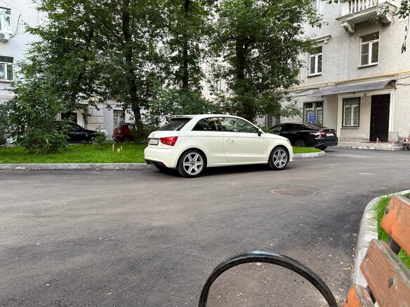 2011 Audi A1 I (8X), белый, 1050000 рублей - вид 7