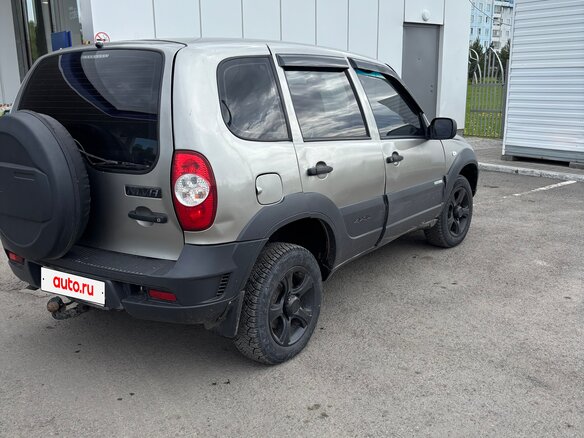 2013 Chevrolet Niva I Рестайлинг, серый, 390000 рублей - вид 2