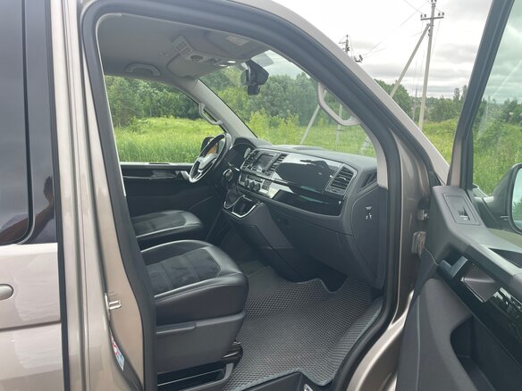 2018 Volkswagen Multivan T6, бежевый, 3850000 рублей - вид 7