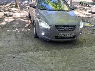 2008 Kia Ceed I, бежевый, 500000 рублей, вид 2