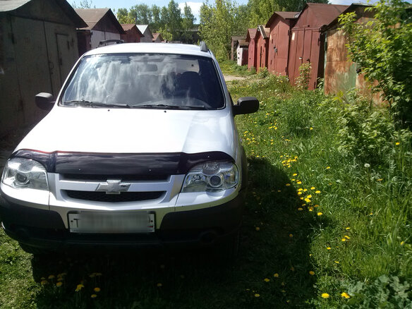2011 Chevrolet Niva I Рестайлинг, серебристый - вид 1