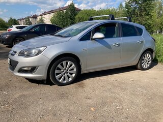 2013 Opel Astra J Рестайлинг, серебристый, 839000 рублей, вид 1