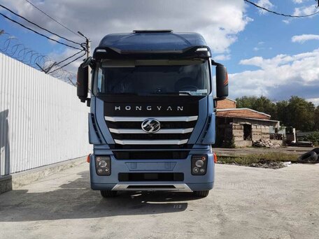 2023 IVECO-Hongyan 4x2, синий, 9700000 рублей, вид 1