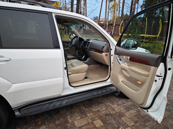 2004 Toyota Land Cruiser Prado 5-speed 120 Series, белый, 1650000 рублей - вид 12
