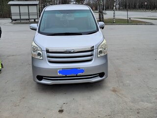 2008 Toyota Noah II (R70), серый, 1250000 рублей, вид 2