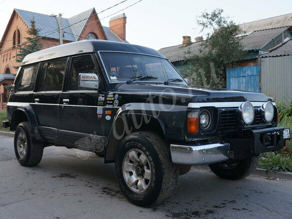 1993 Nissan Safari IV (Y60), чёрный