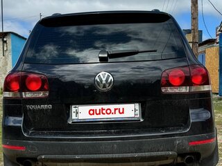 2007 Volkswagen Touareg I Рестайлинг, чёрный, 1050000 рублей, вид 2