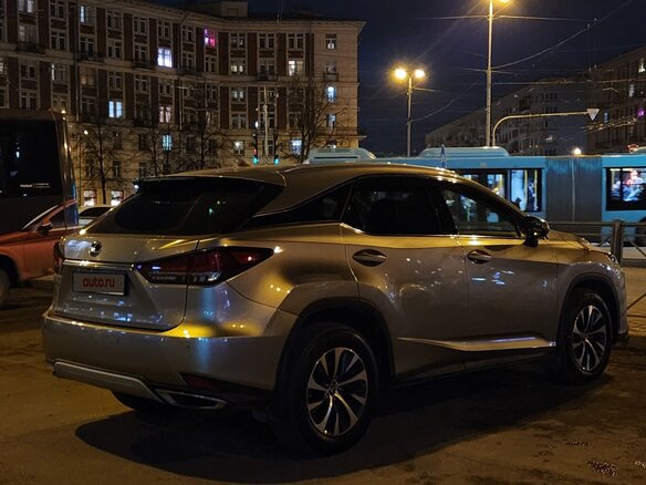 2022 Lexus RX 350 IV Рестайлинг, серебристый, 5650000 рублей - вид 3