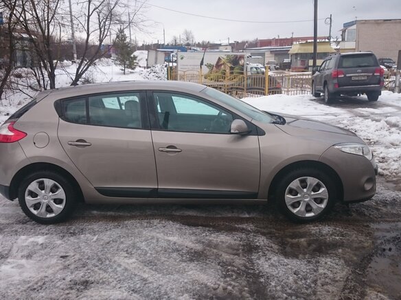 2010 Renault Megane III, бежевый - вид 3
