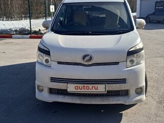 2008 Toyota Voxy II (R70), белый, 1500000 рублей, вид 4