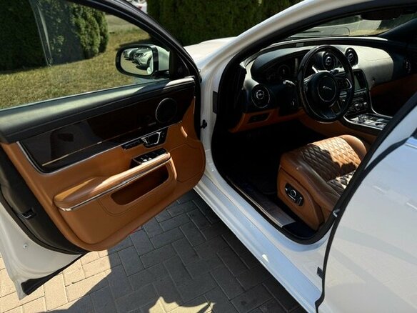 2018 Jaguar XJ IV (X351) Рестайлинг, белый, 3900000 рублей - вид 13